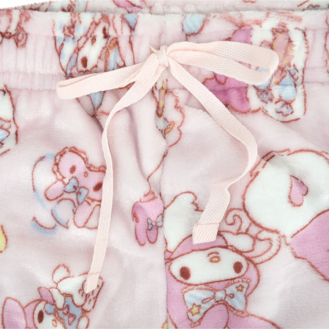 マイメロディ トレーナー スウェット パンツ フリース 総柄 セットアップ ルームウェア 部屋着 パジャマ サンリオ キャラクターズ mm1644-98