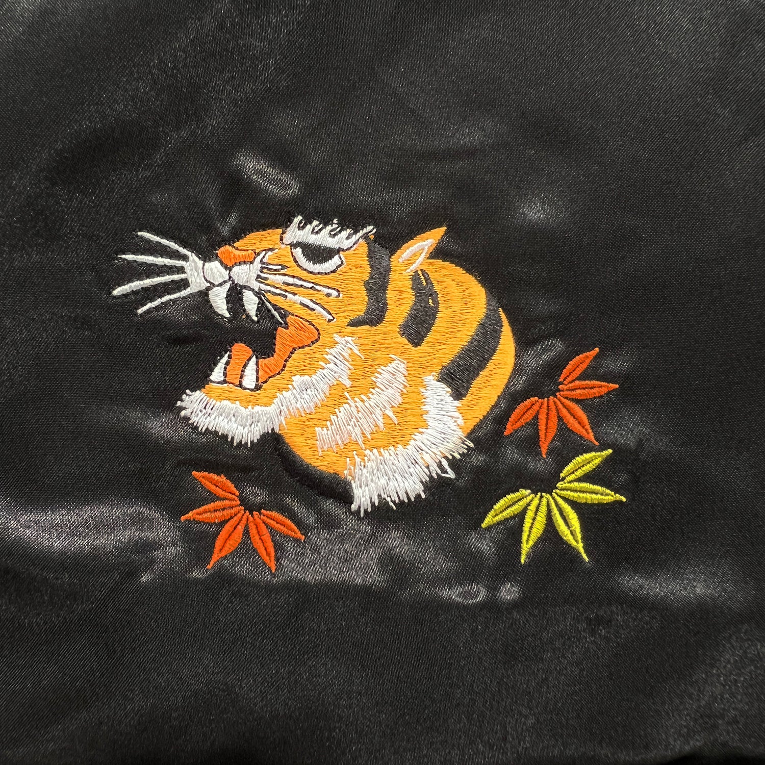 バッドばつ丸 刺繍 スカジャン 秋冬 アウター ジャケット ブルゾン キャラクター サンリオキャラクターズ sanrio xo1853-37