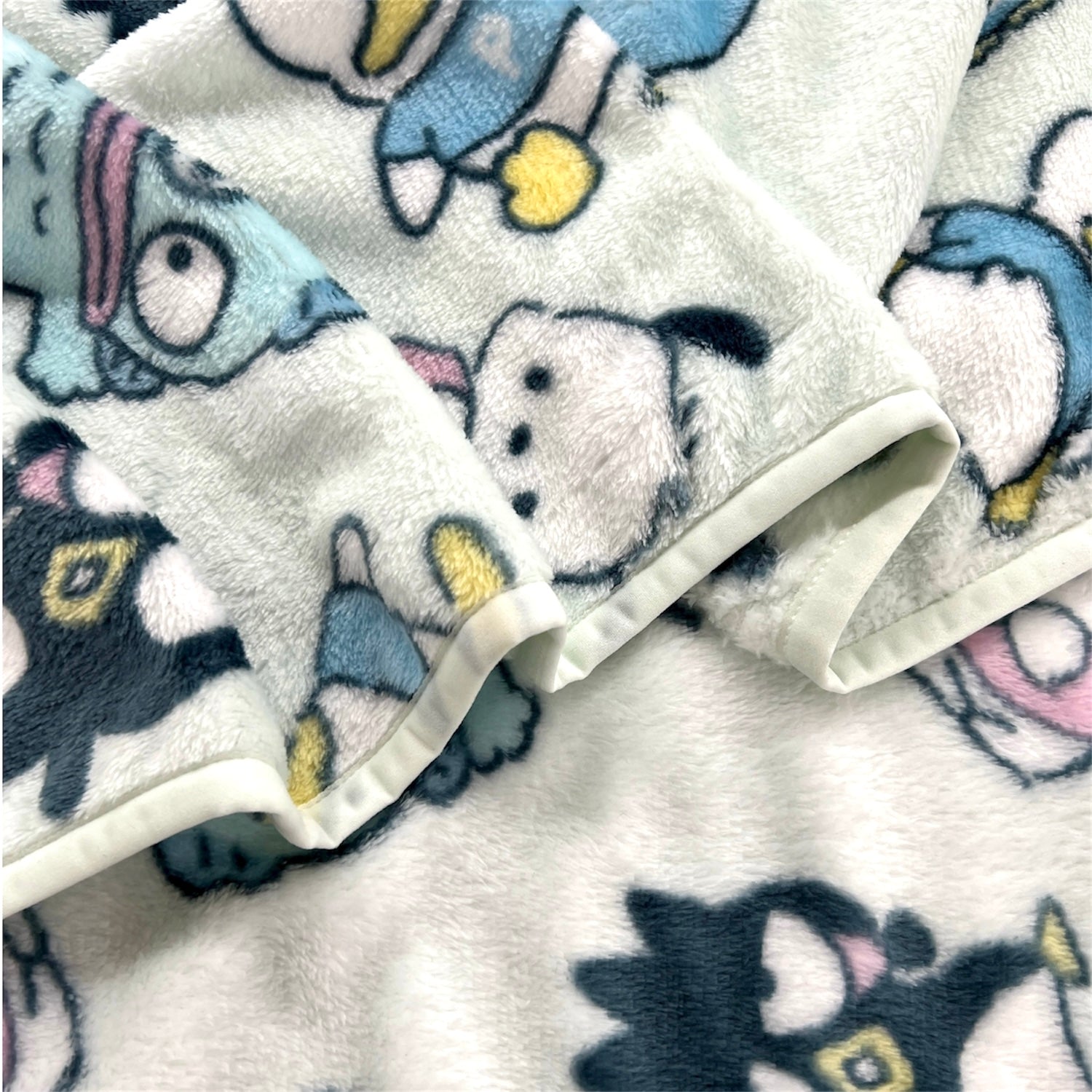 はぴだんぶい 総柄 ブランケット プリント ボア フリース ひざかけ ハンギョドン バッドばつ丸 ポチャッコ タキシードサム けろけろけろっぴ あひるのペックル
